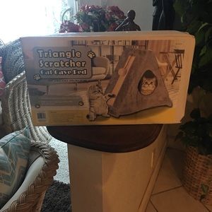 🐱Triangle Scratcher Cat Cave Bed🐱